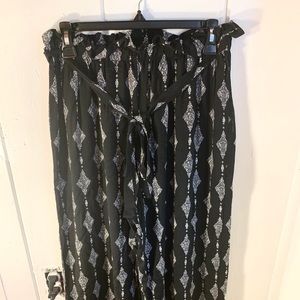 LA Gypsy Large Black and White Patterned Pants